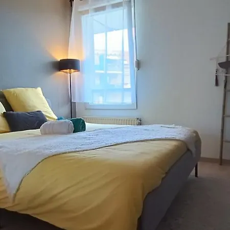 Stylish 1-bedroom Flat With Beautiful Terrace , For A Cosy Retreat Διαμέρισμα