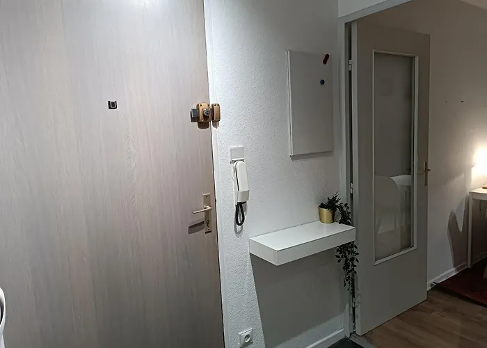 Lägenhet Cosy West Free Parking & Tram Access *